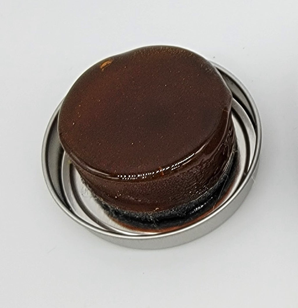 Old Master Dark Gold Rosin - Traditional